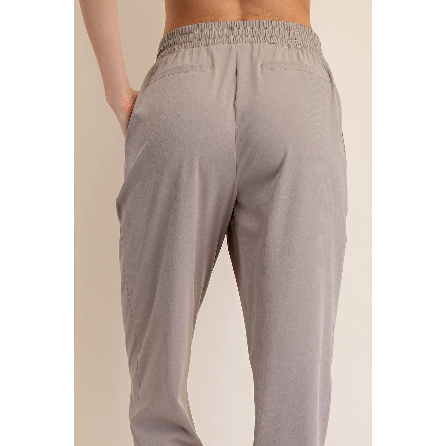 Crinkle Woven Ankle Trouser