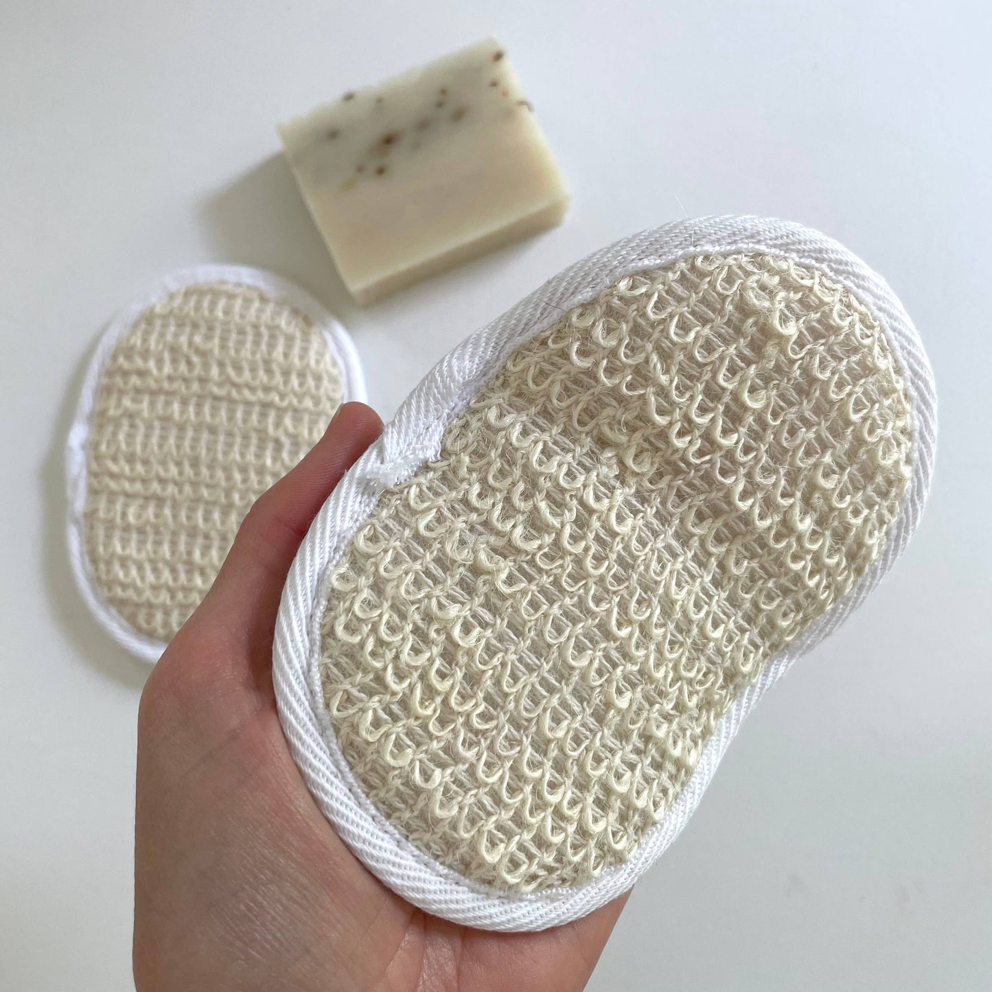 Ramie and terry cloth oval loofah bath sponge