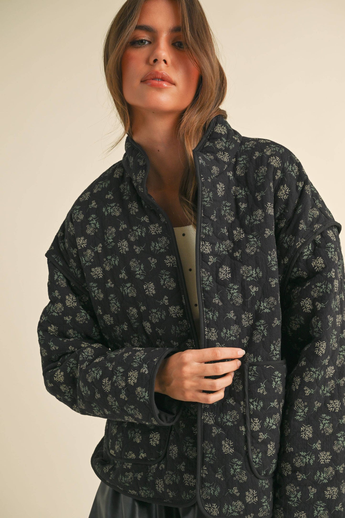 IJ1539 DITSY FLORAL PADDED QUILTED OPEN FRONT JACKET