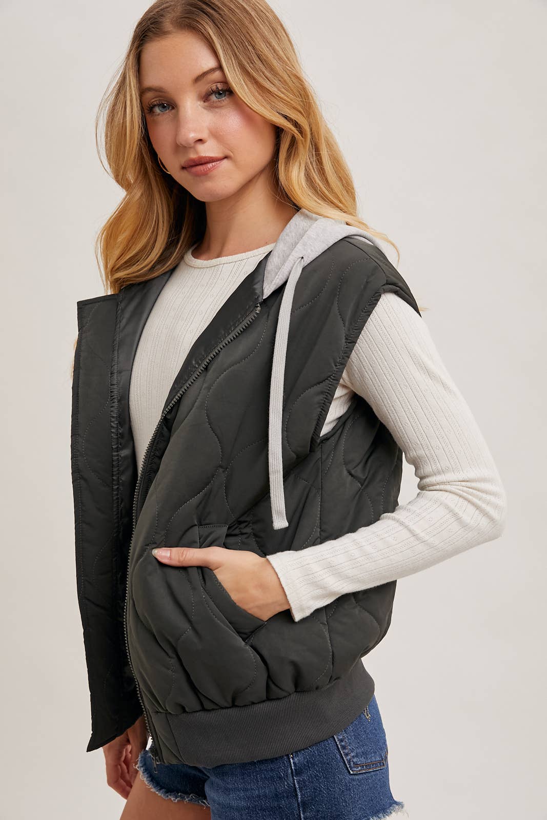 ZIPPER FRONT QUILTED PUFFER VEST CONTRAST HOODIE