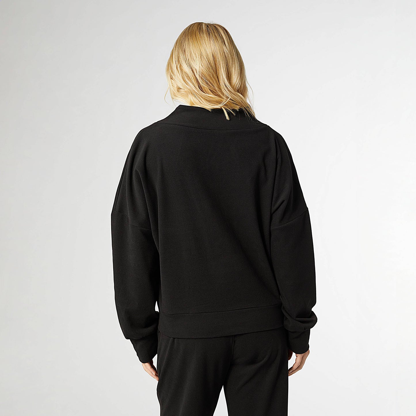 Smooth Zipper Pullover