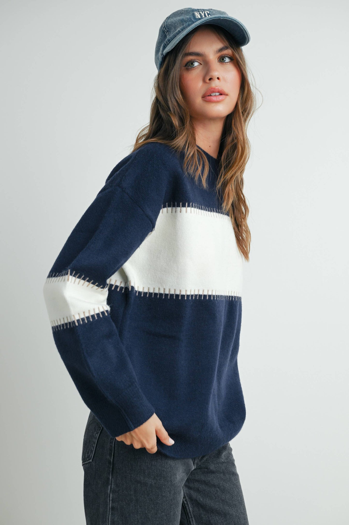 BLOCK STRIPED CREW NECK SWEATER