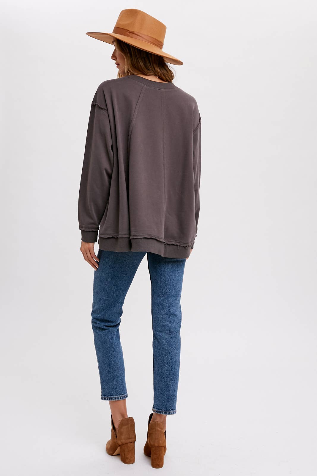 CREWNECK OVERSIZED SWEATSHIRT