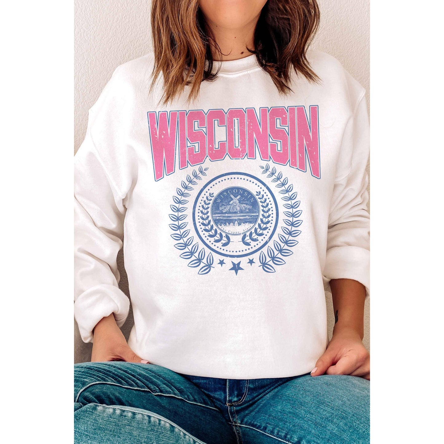 WISCONSIN STATE WREATH Graphic Sweatshirt