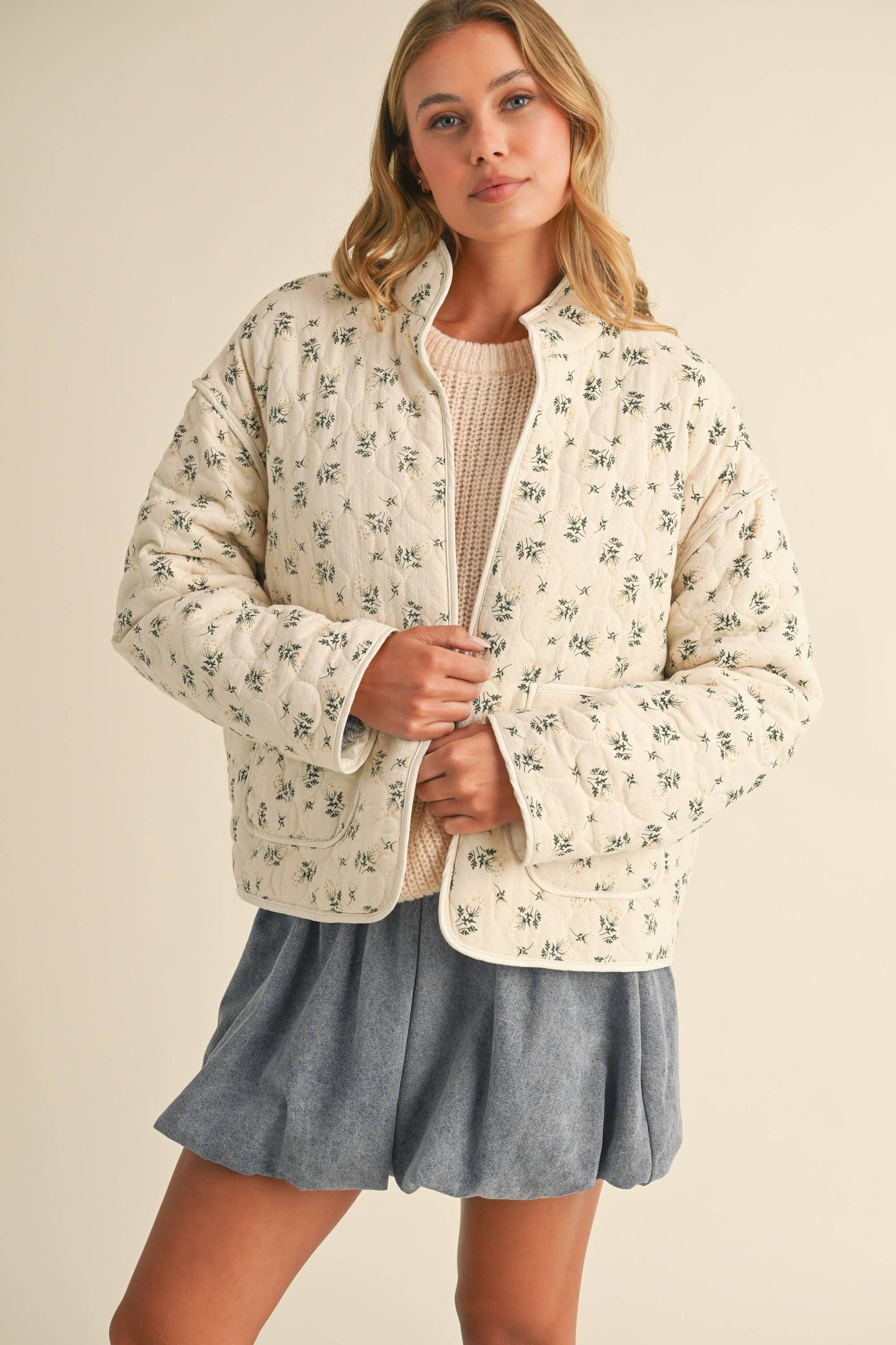 IJ1539 DITSY FLORAL PADDED QUILTED OPEN FRONT JACKET