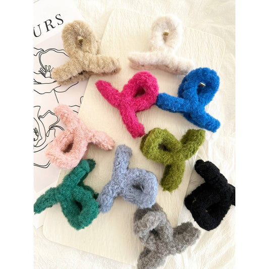 Fuzzy Ribbon Shape Hair Claw
