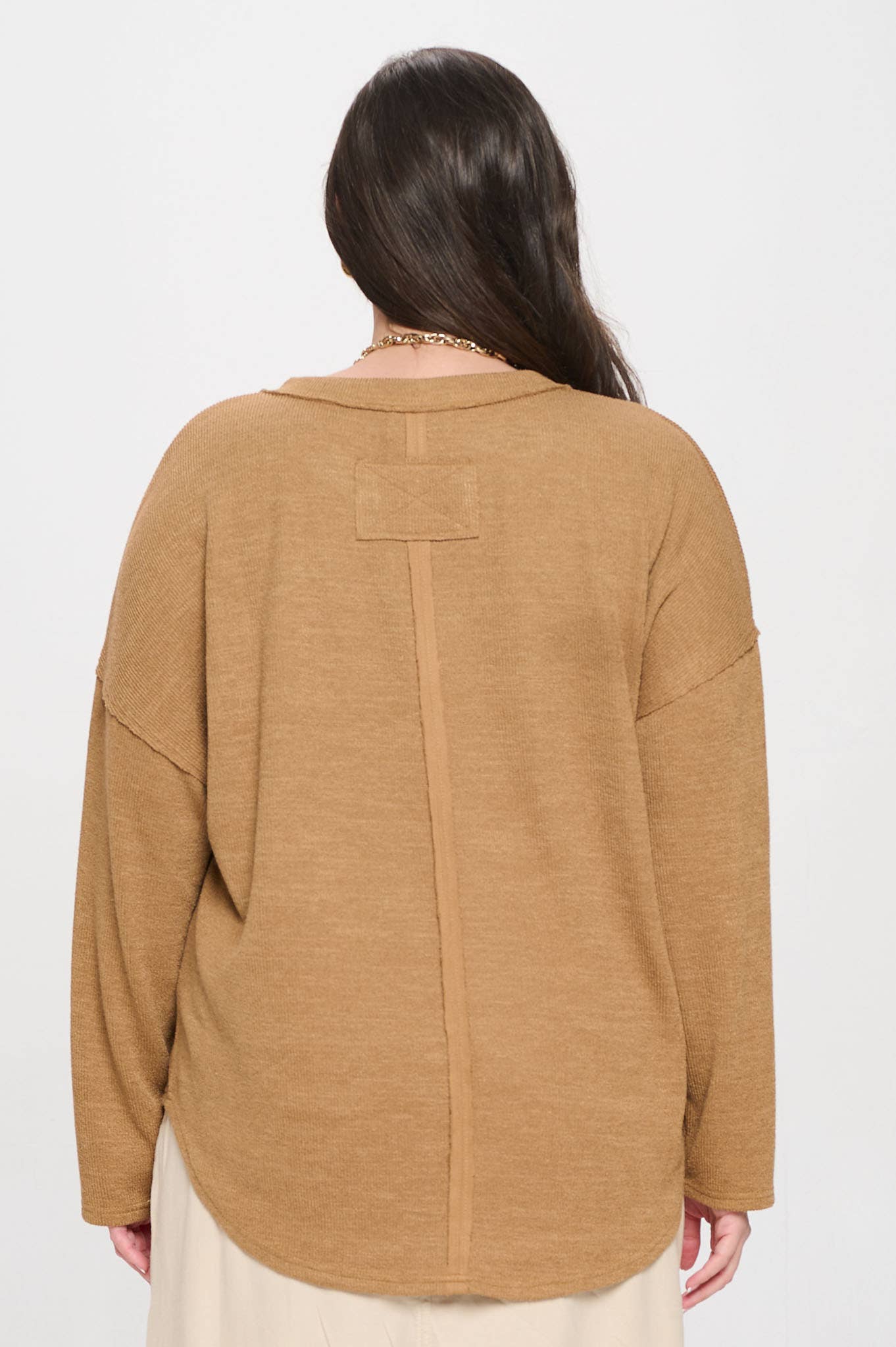 SOLID NOTCH NECK TOP