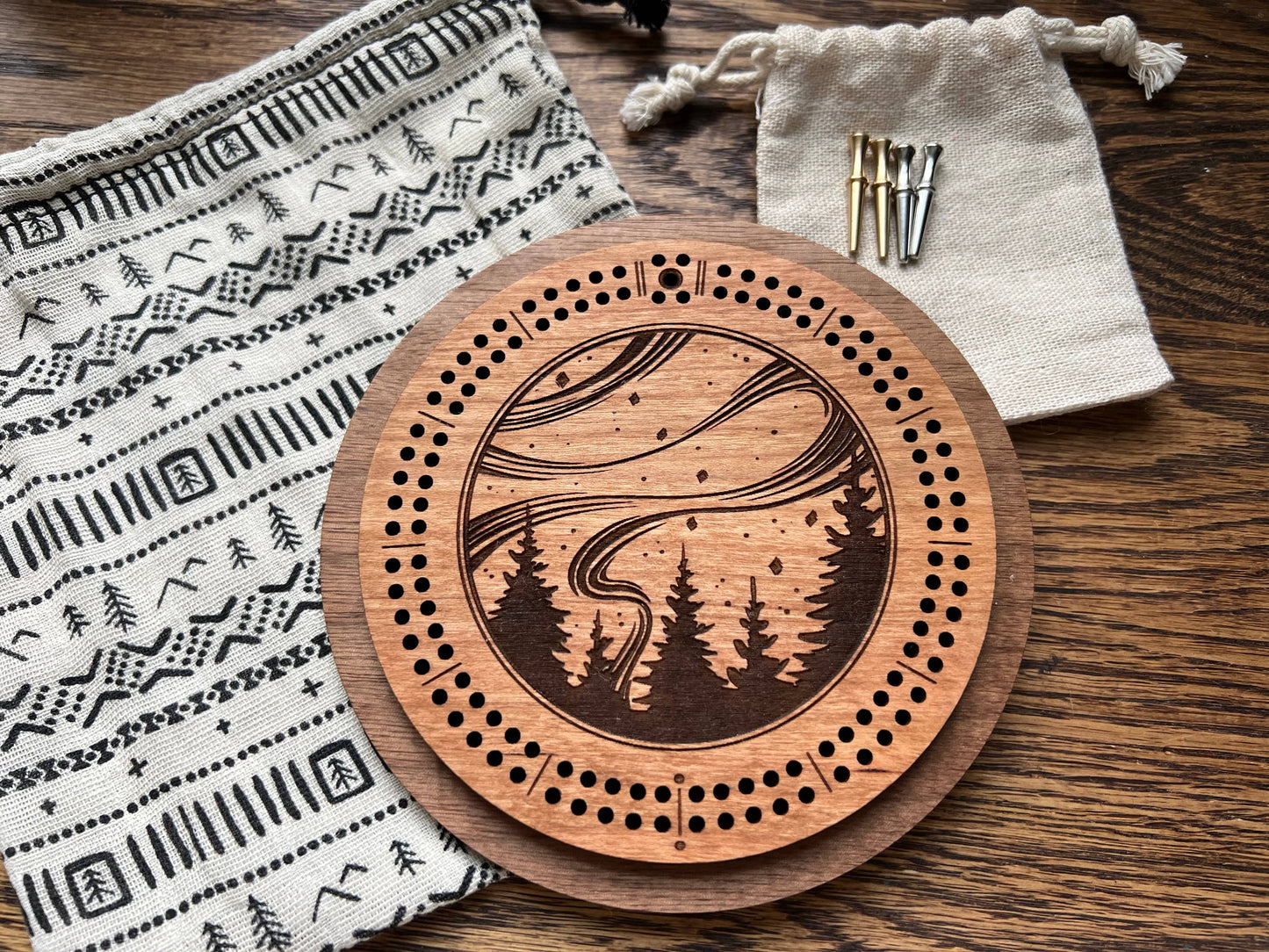 Northern Lights Cribbage Board with Drawstring Bag