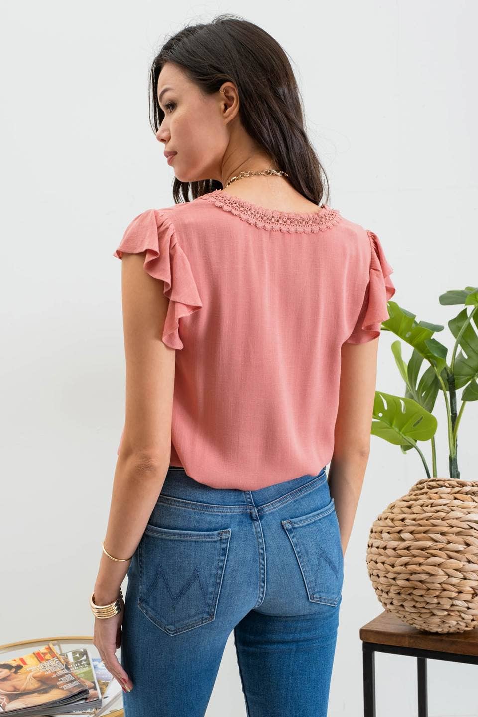 LACE RUFFLE SLEEVE TOP