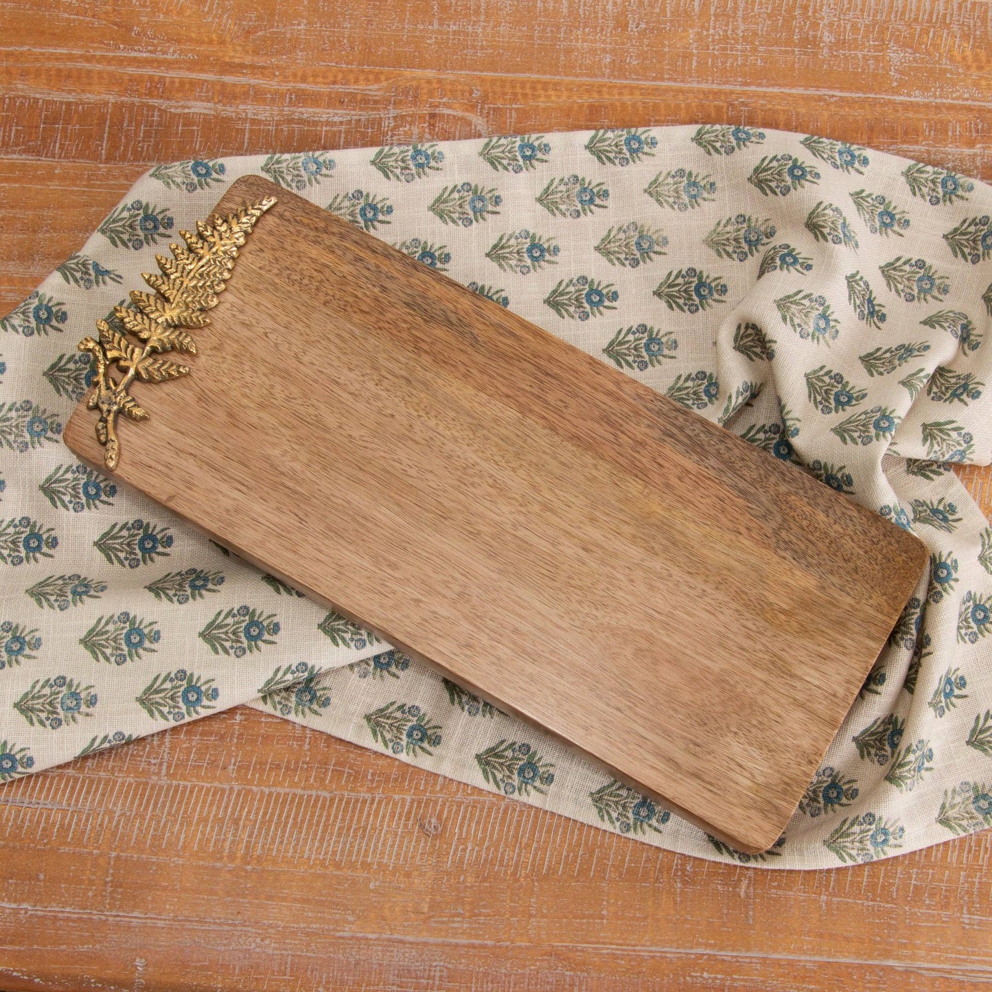 Mango Wood Charcuterie Board With Brass Fern (PC)