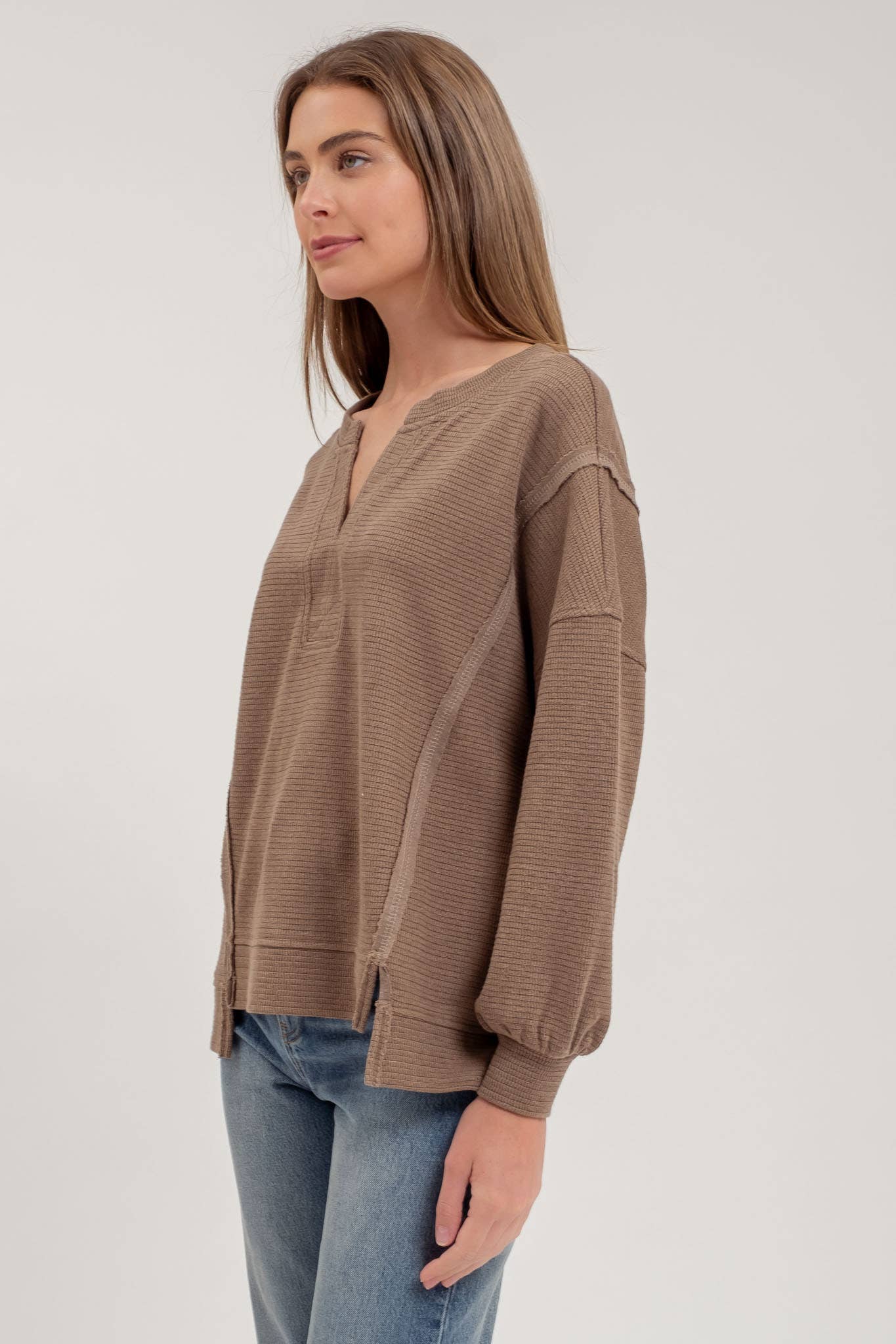 SPLIT LONG SLEEVE TOP