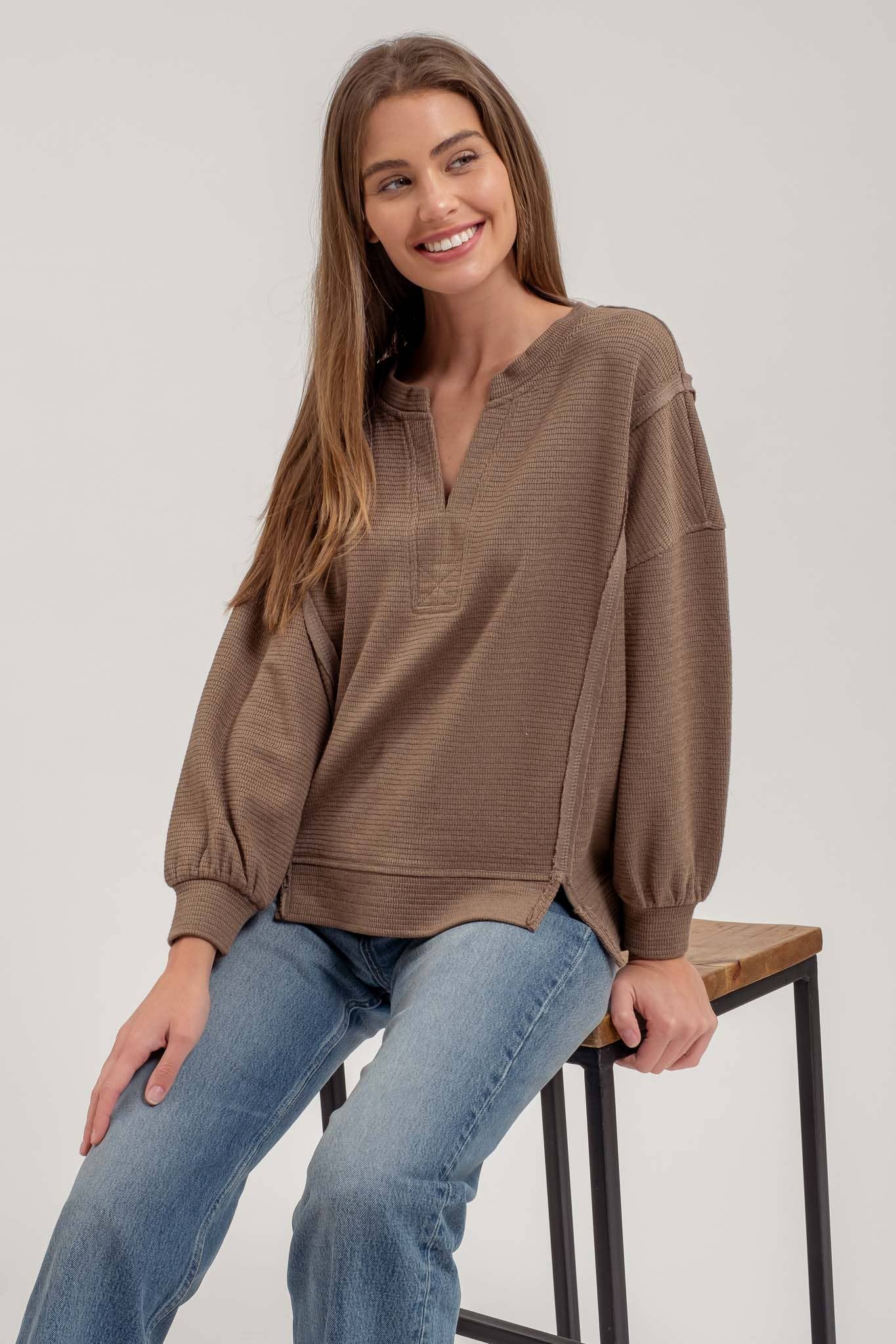 SPLIT LONG SLEEVE TOP