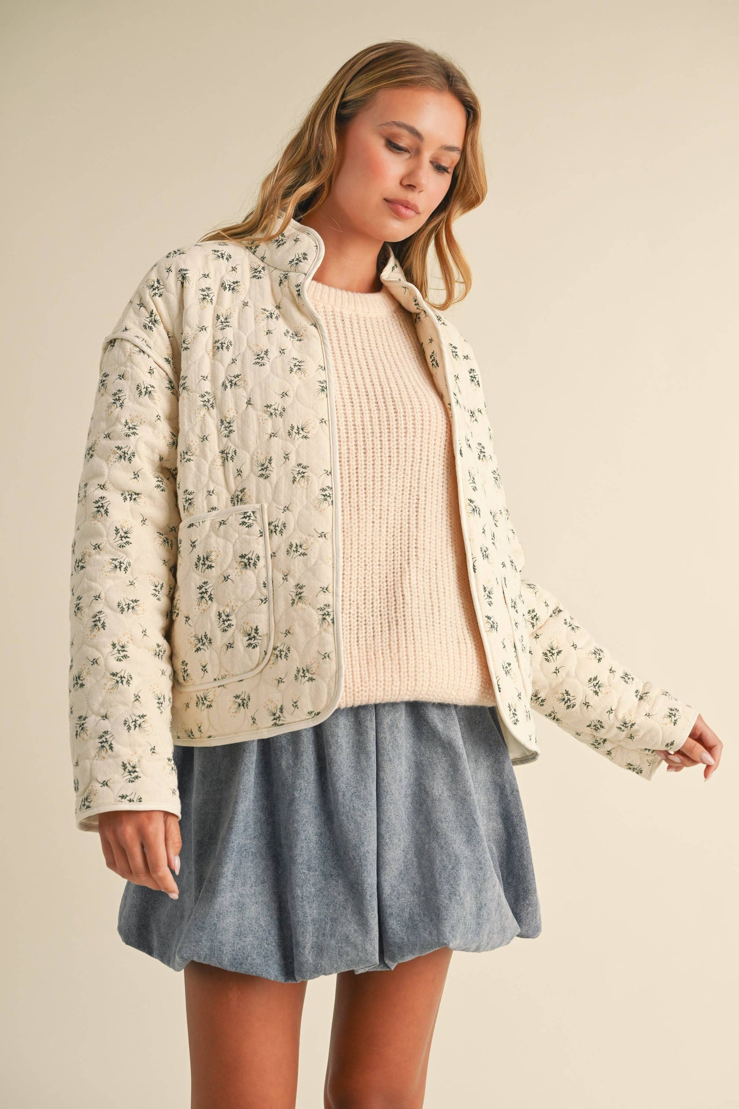 IJ1539 DITSY FLORAL PADDED QUILTED OPEN FRONT JACKET