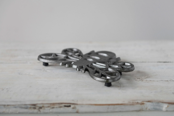 Cast Aluminum Bee Trivet