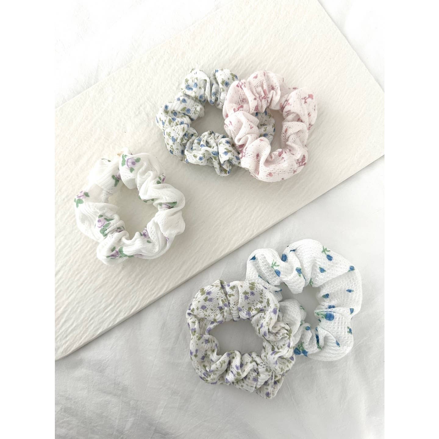 5 Flower Scrunchies Hair Accessories (GOHA)