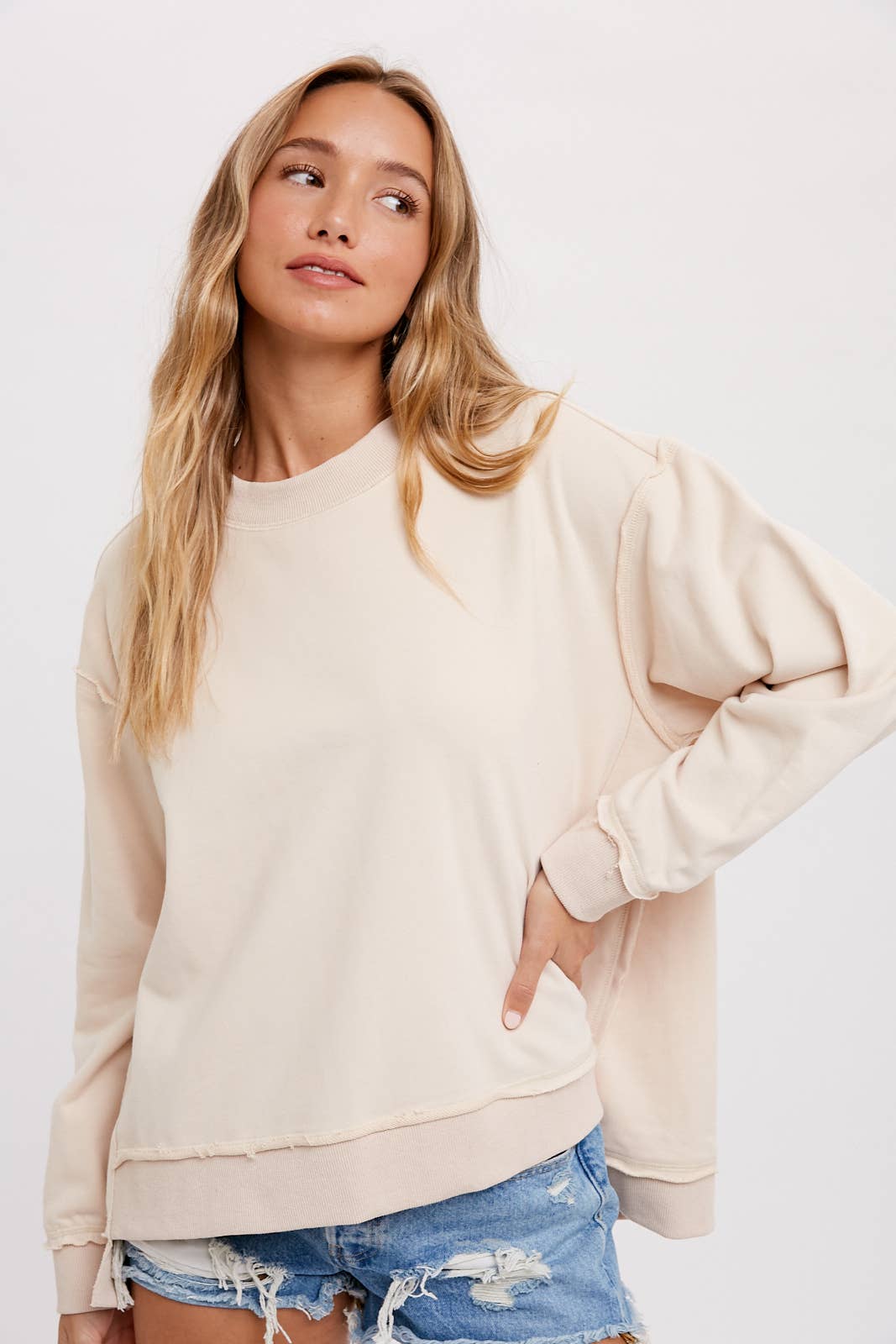 CREWNECK OVERSIZED SWEATSHIRT