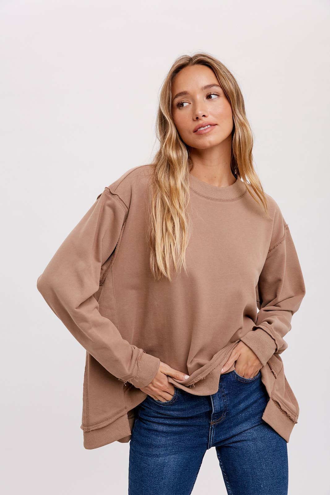 CREWNECK OVERSIZED SWEATSHIRT