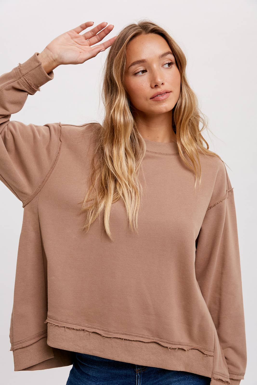 CREWNECK OVERSIZED SWEATSHIRT