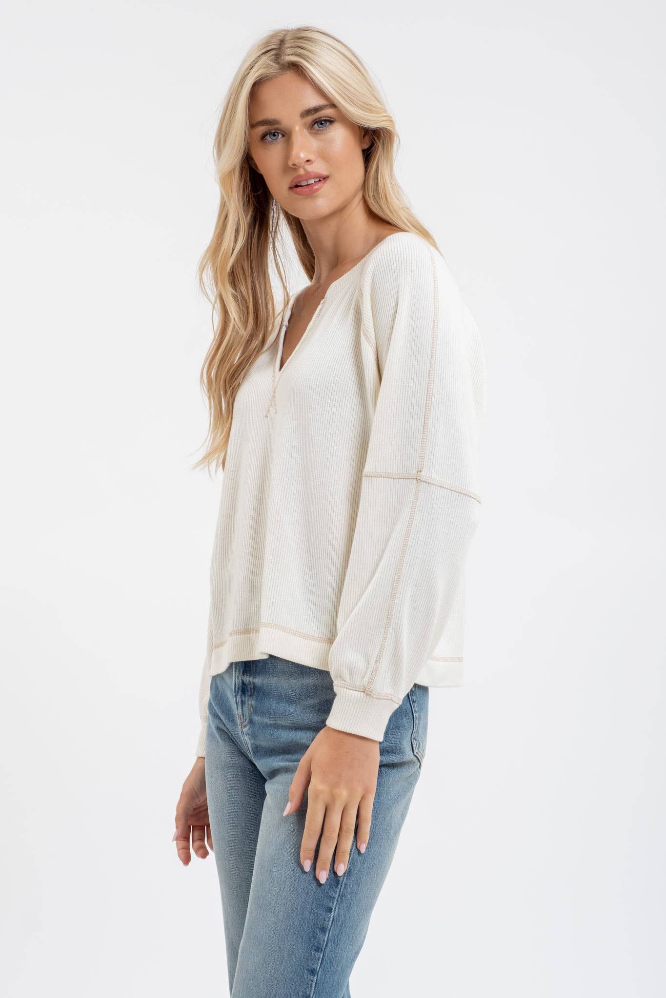 SPLIT NECK TOP