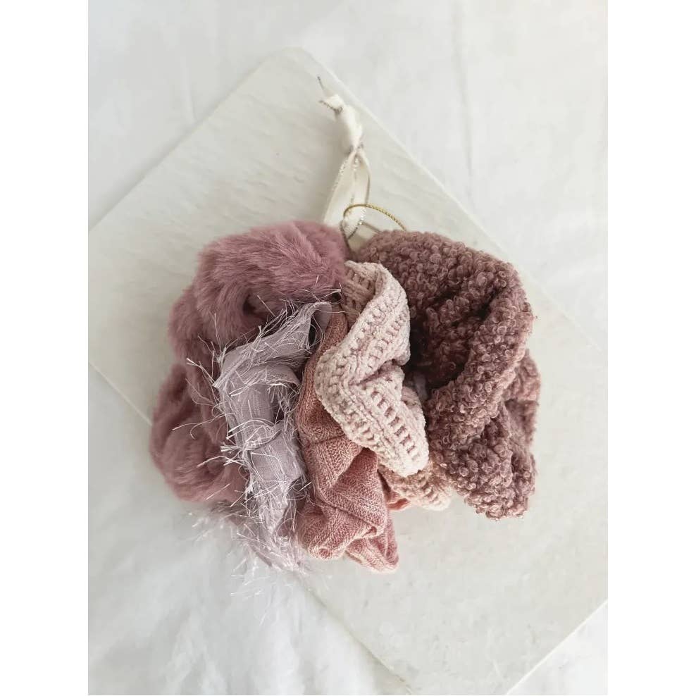 VELVET SOFT SCRUNCHIES SET - GABI