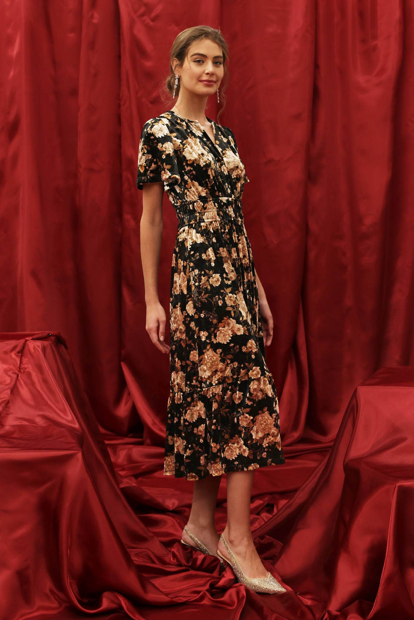 FLORAL VELVET MIDI DRESS